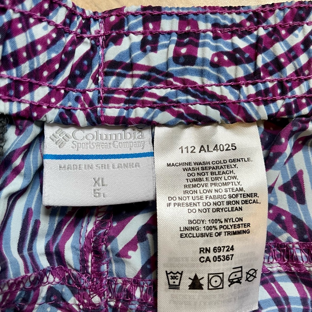 NWOT- Columbia 5” printed shorts - Picture 3 of 4